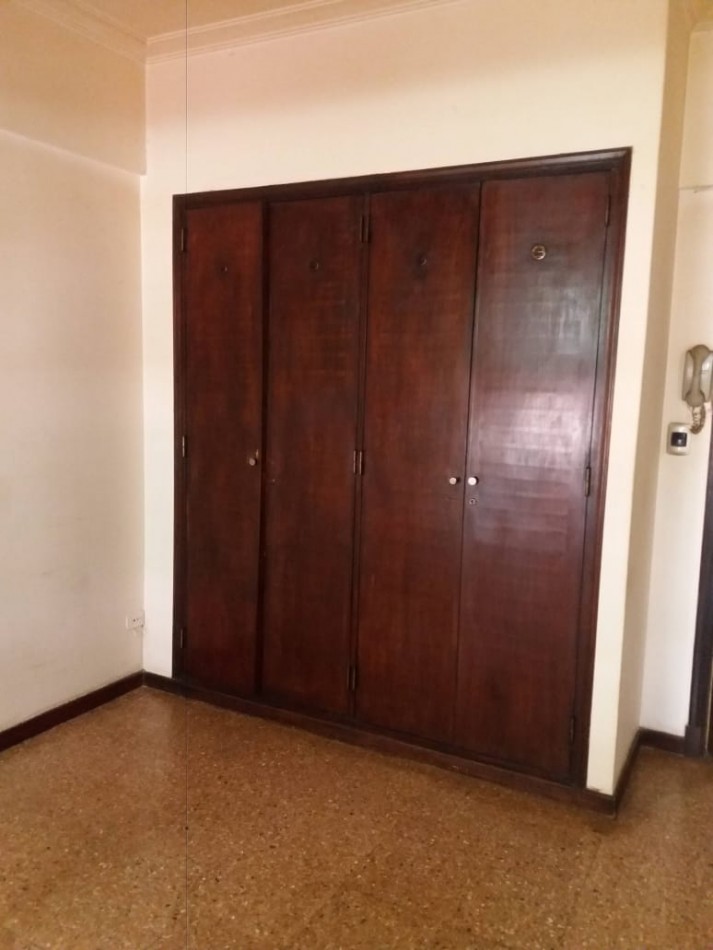 DEPARTEMENTO UN AMBIENTE A LA CALLE CON VENTANAL, CENTRO