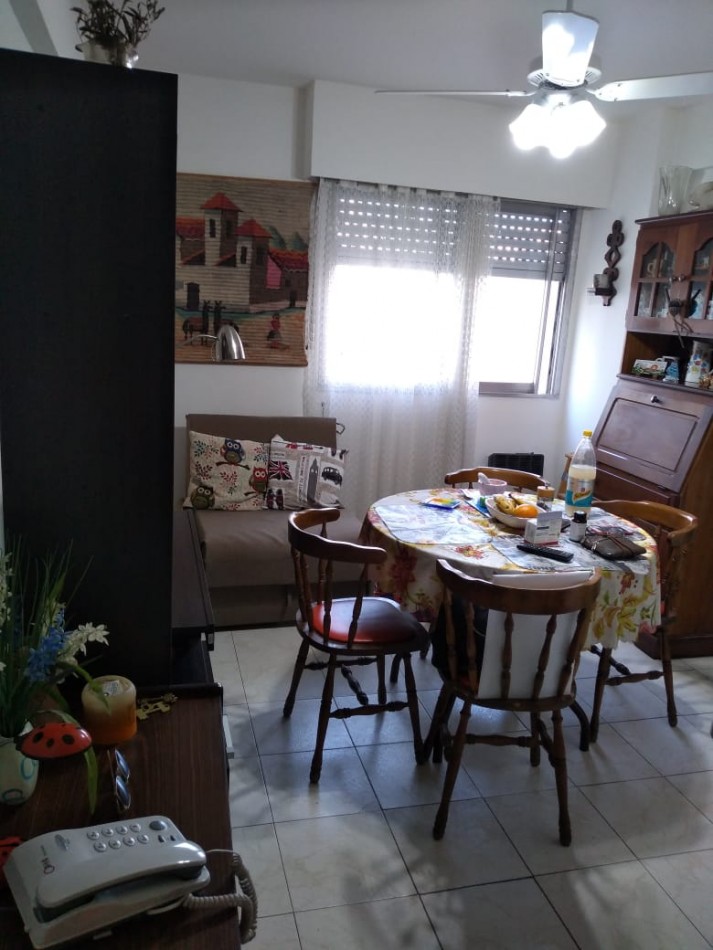 Departamento 2 ambientes al contrafrente, centro