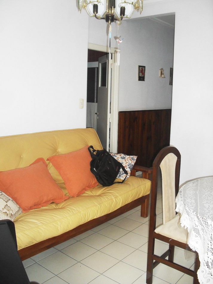 Departamento 2 ambientes al lateral. Macrocentro