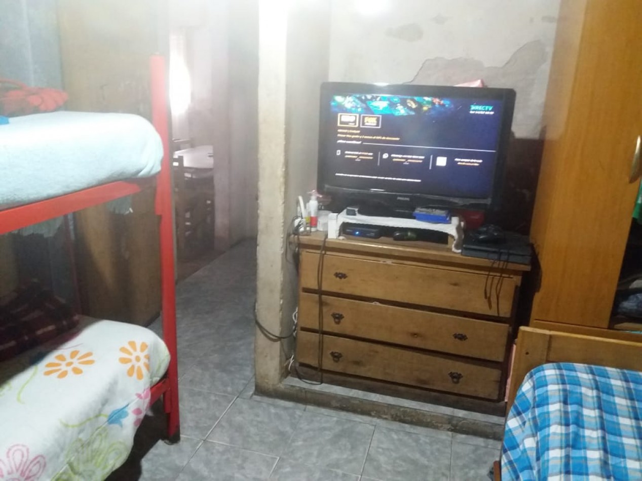 Casa en lote propio. Bo. V. Roldan