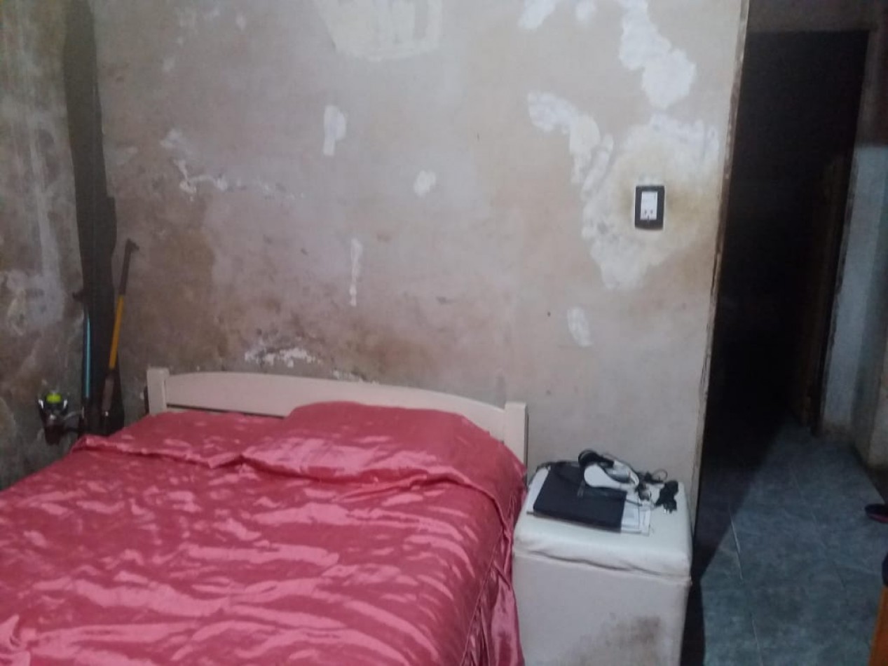 Casa en lote propio. Bo. V. Roldan