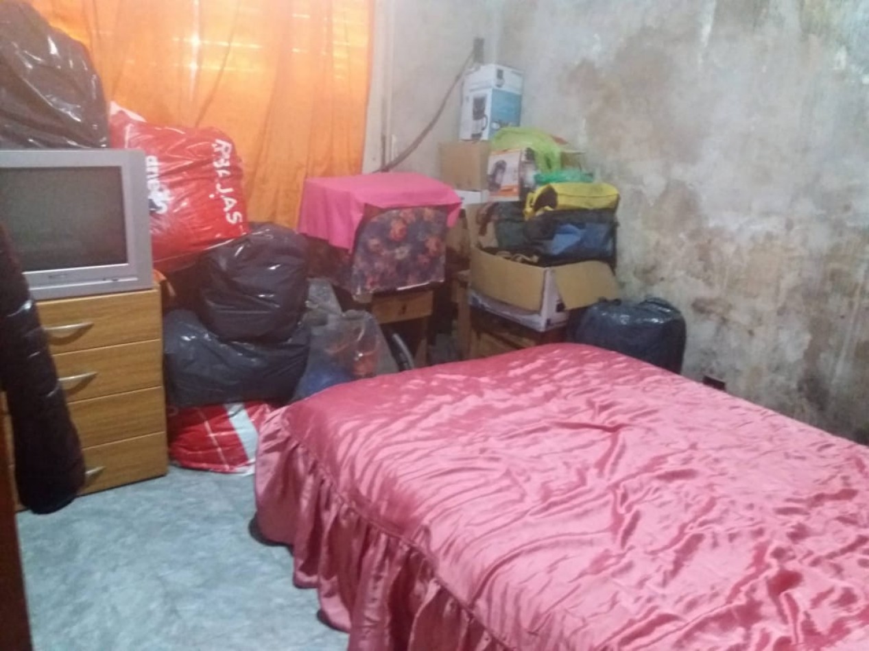 Casa en lote propio. Bo. V. Roldan