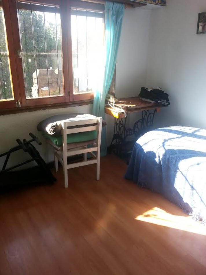 CHALET 5 AMBIENTES EN LOTE PROPIO. PARQUE LURO