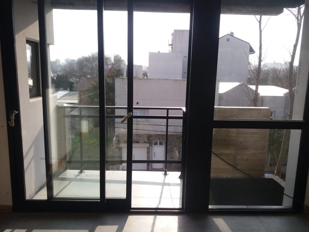 Departamentp a estrenar de 2 ambientes con espcio de cohera. Zona Guemes