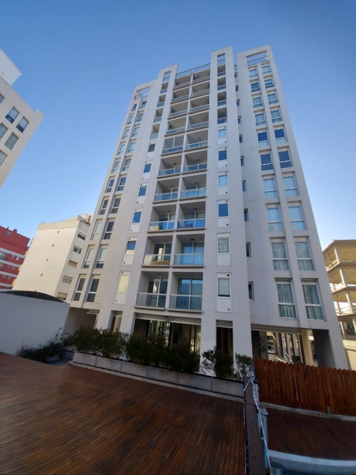 DEPARTAMENTO DOS AMBIENTES AL CONTRAFRENTE CON VISTA ABIERTA CON COHERA. ZONA GUEMES. EDIF. ST. CATHERINE"S
