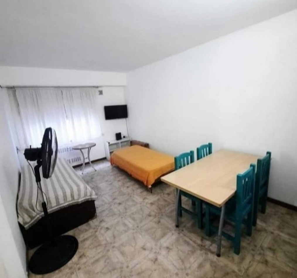 DEPARTAMENTO 2 AMBIENTES LATERAL. ZONA PEATONAL