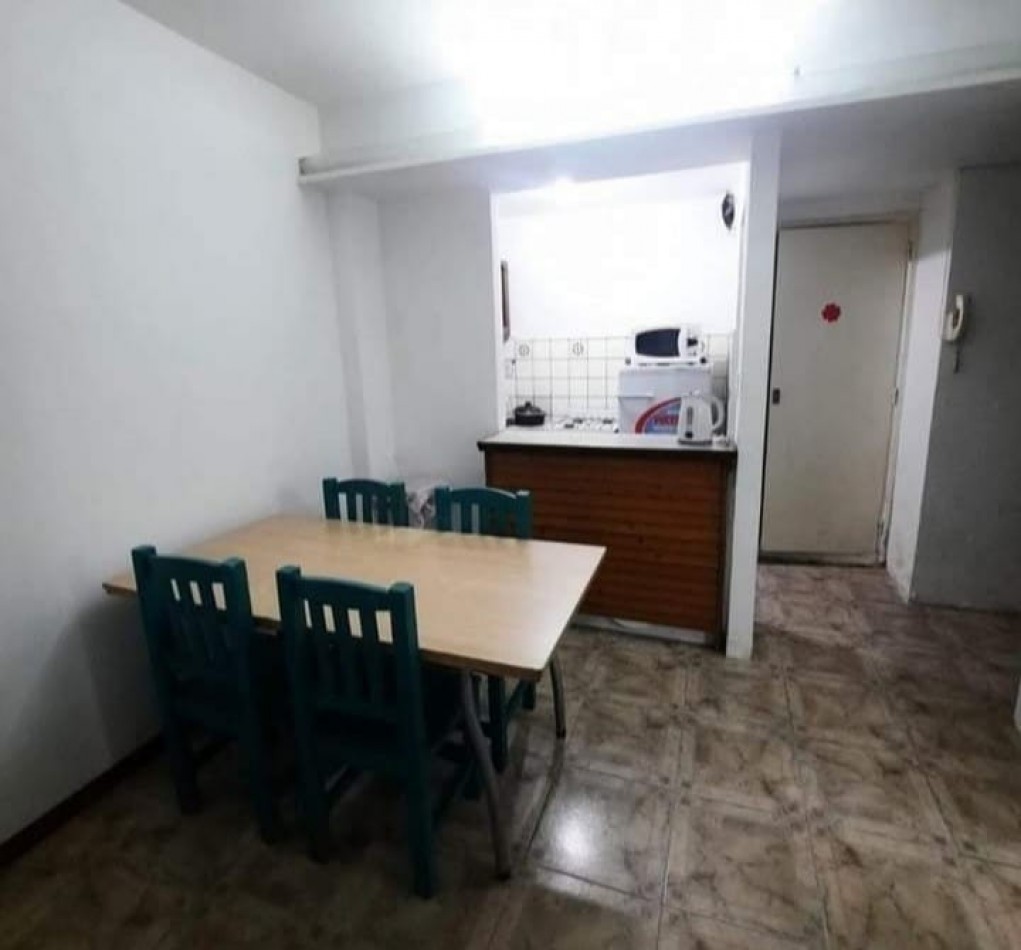DEPARTAMENTO 2 AMBIENTES LATERAL. ZONA PEATONAL