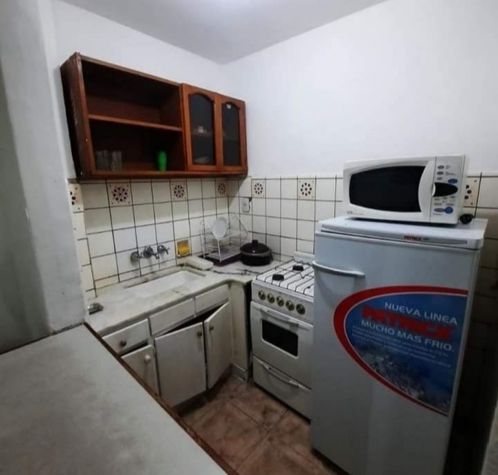 DEPARTAMENTO 2 AMBIENTES LATERAL. ZONA PEATONAL