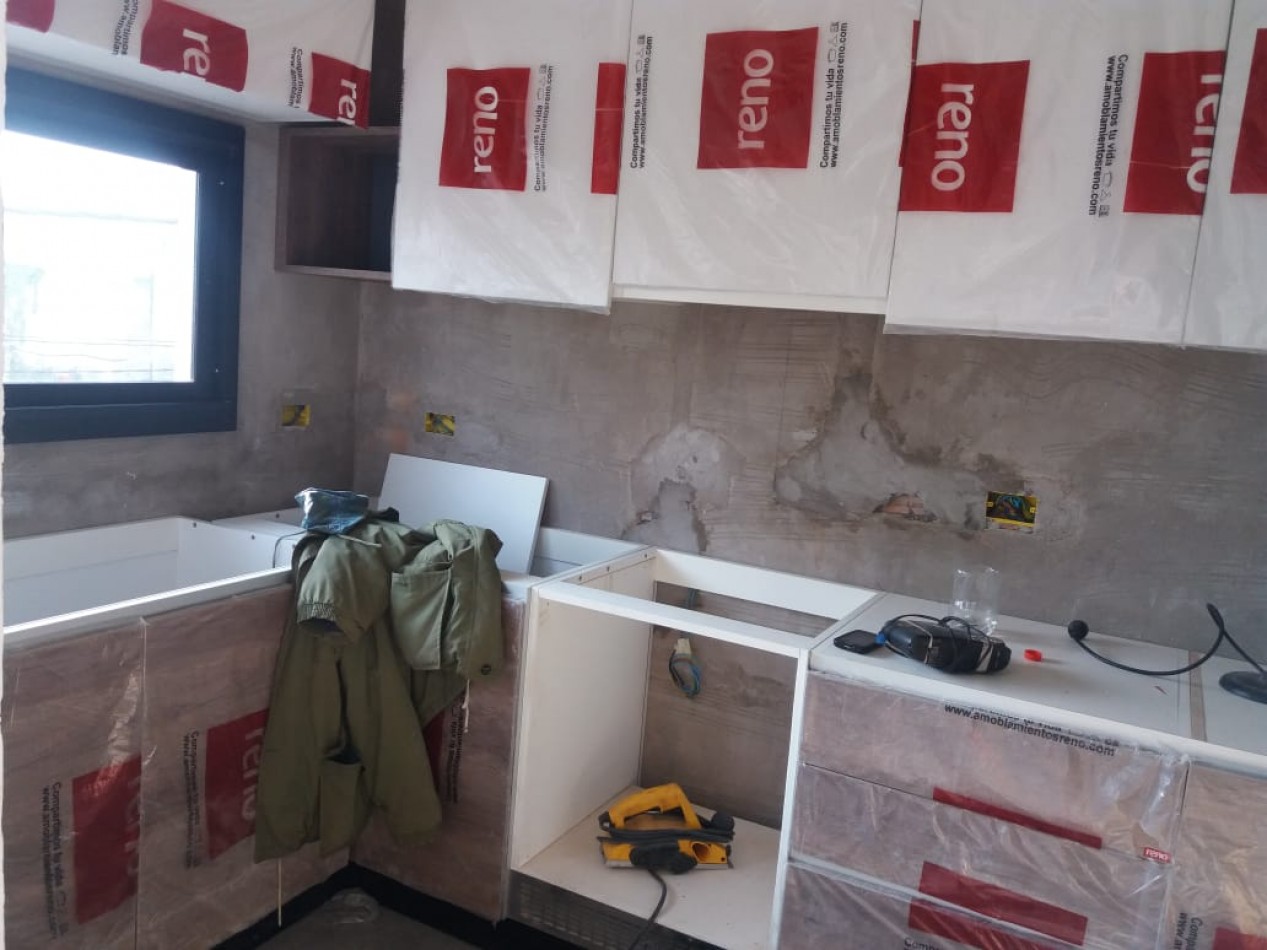 Semipiso de tres ambientes con espacio de cochera a estrenar!!! Zona Guemes