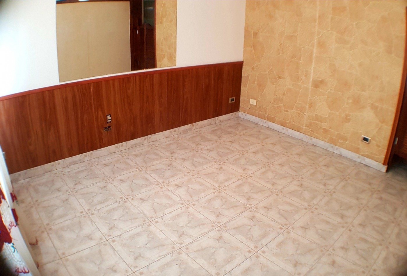 Propiedad en block. Casa de tres ambientes con garage + Departamento tres ambientes. Bo. El Progreso