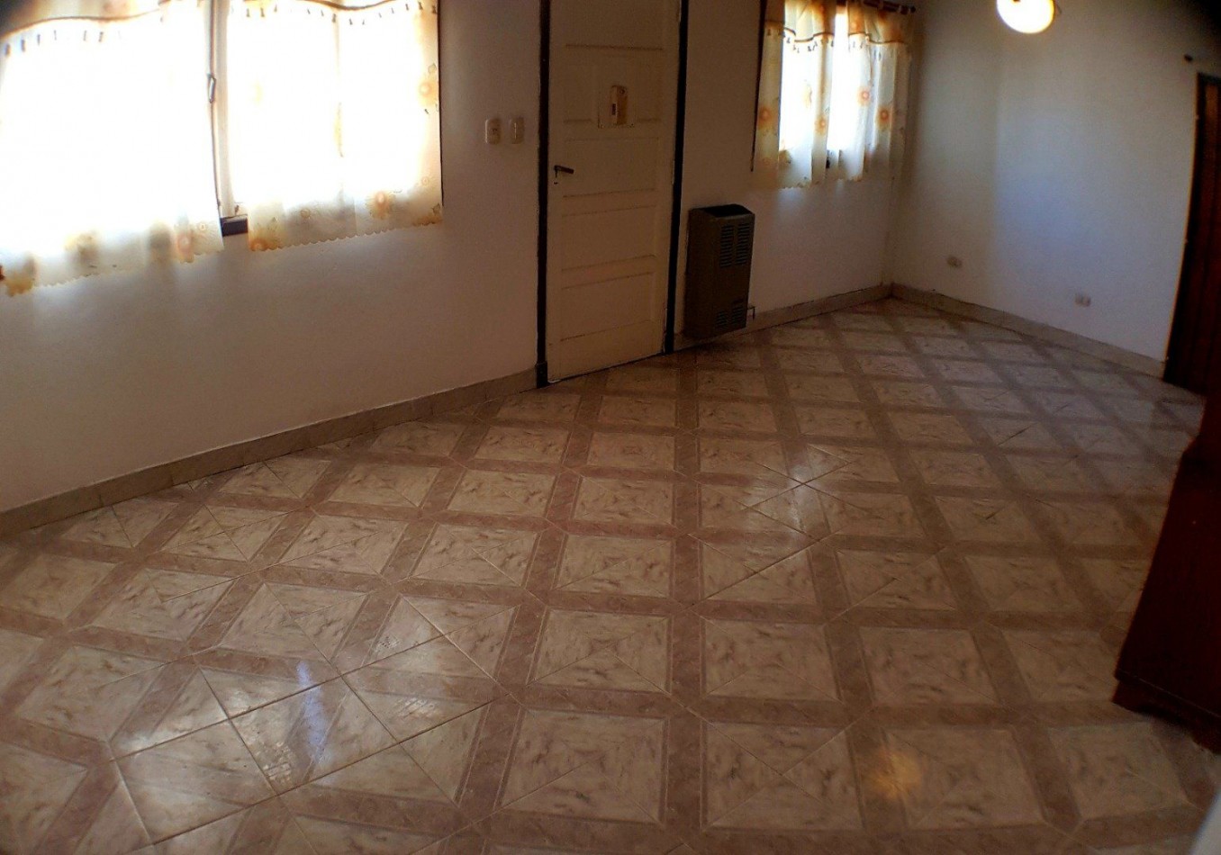 Propiedad en block. Casa de tres ambientes con garage + Departamento tres ambientes. Bo. El Progreso
