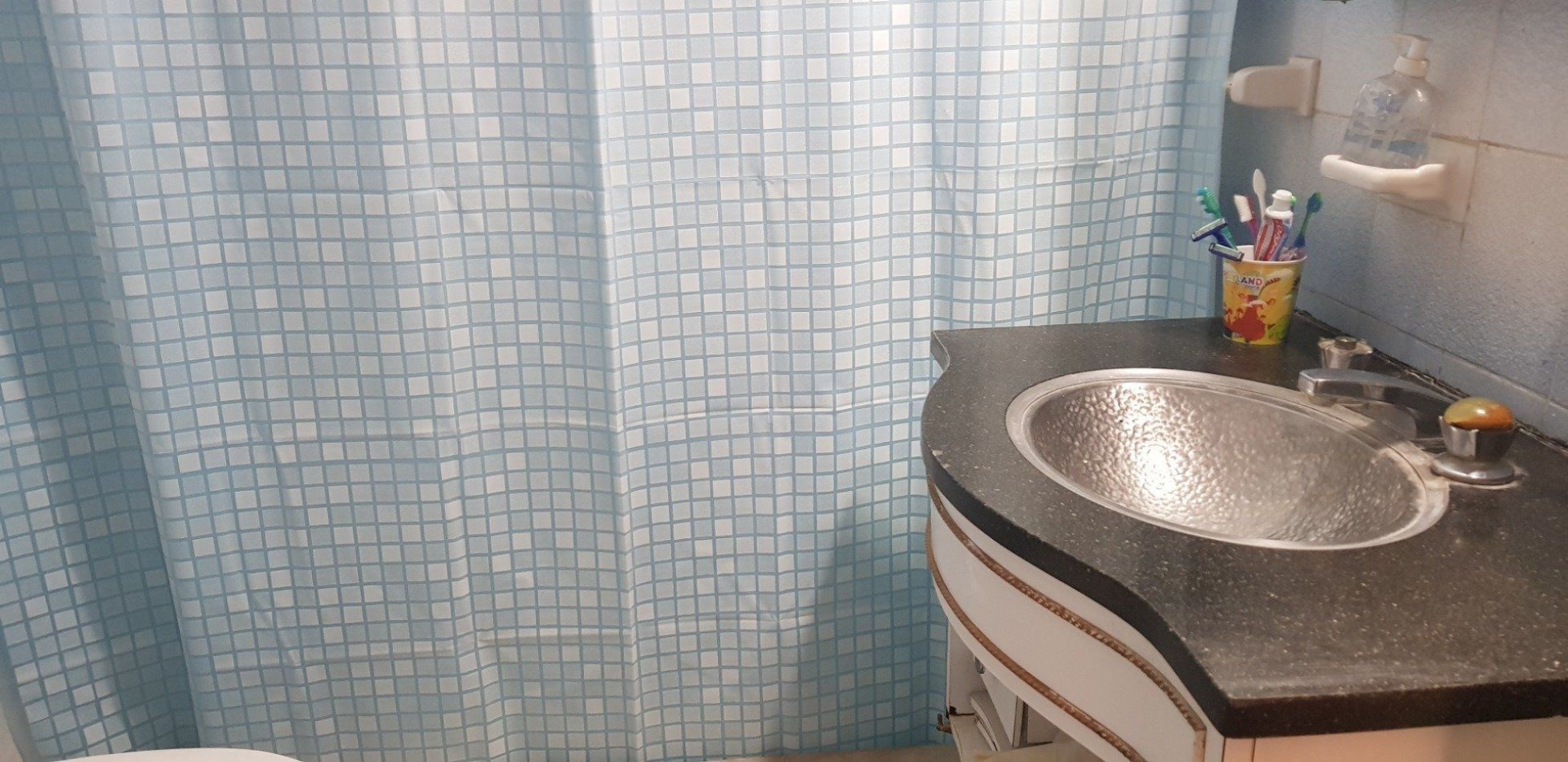 Propiedad en block. Casa de tres ambientes con garage + Departamento tres ambientes. Bo. El Progreso