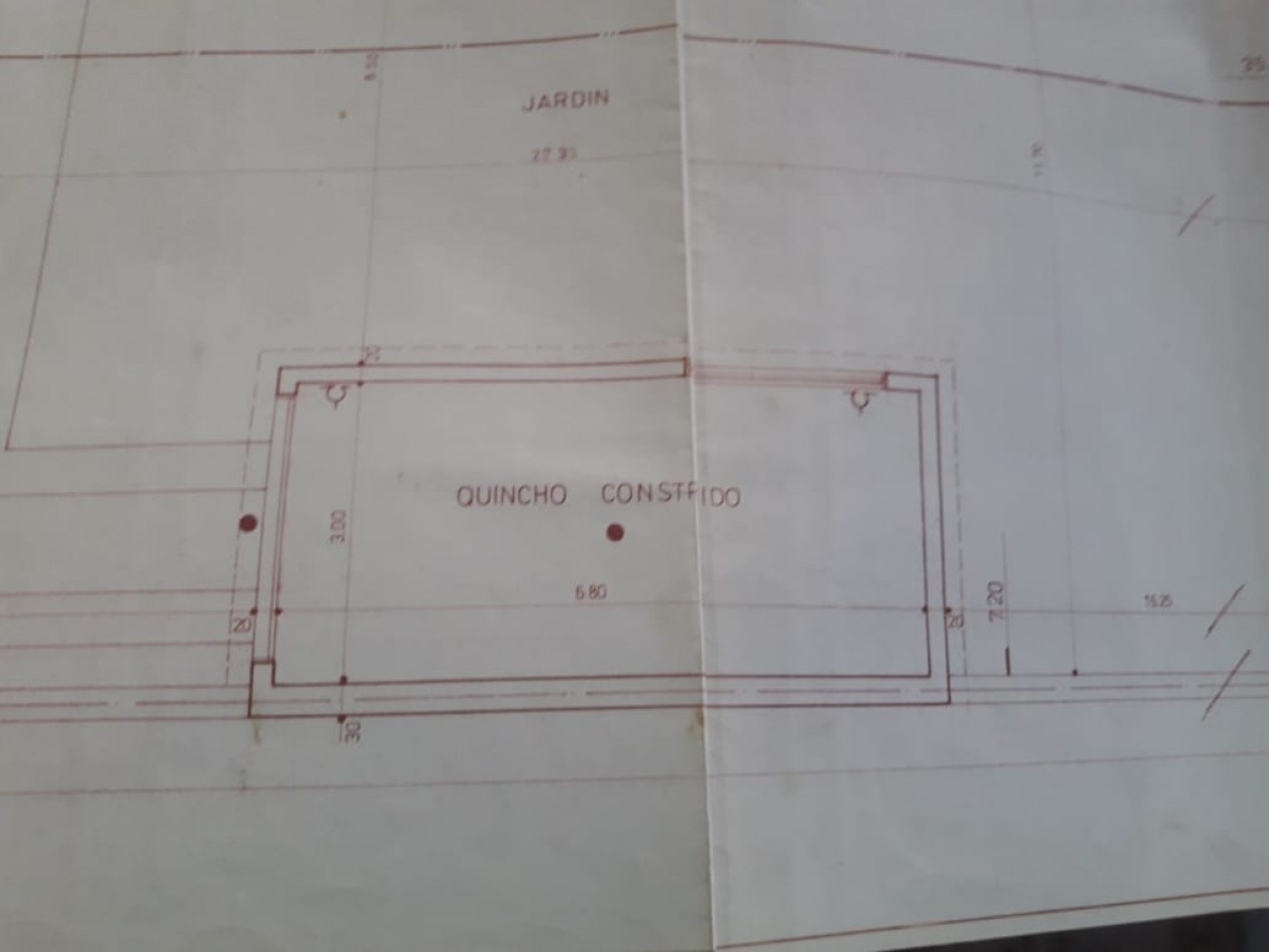 Propiedad en block. Chalet 4 ambientes+ departamento 2 ambientes + quincho/fabrica. Bo. Islas Malvinas