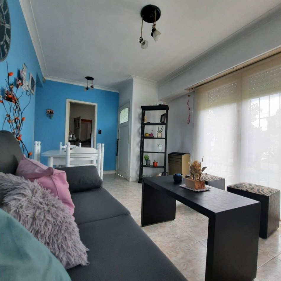 Chalet tres ambientes con garage. Reciclada. Colinas de Peralta Ramos