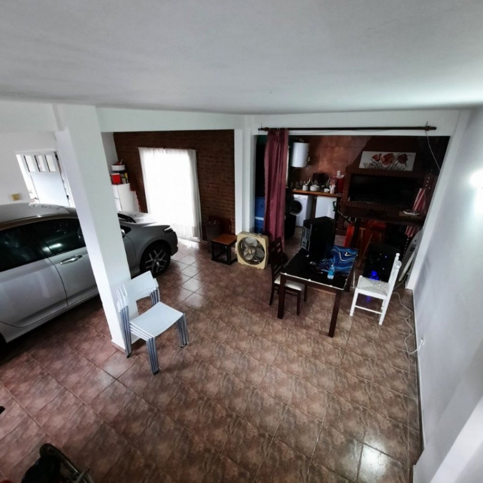 Chalet tres ambientes con garage. Reciclada. Colinas de Peralta Ramos