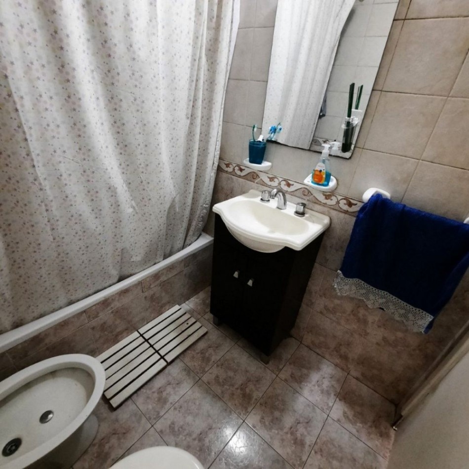 Chalet tres ambientes con garage. Reciclada. Colinas de Peralta Ramos