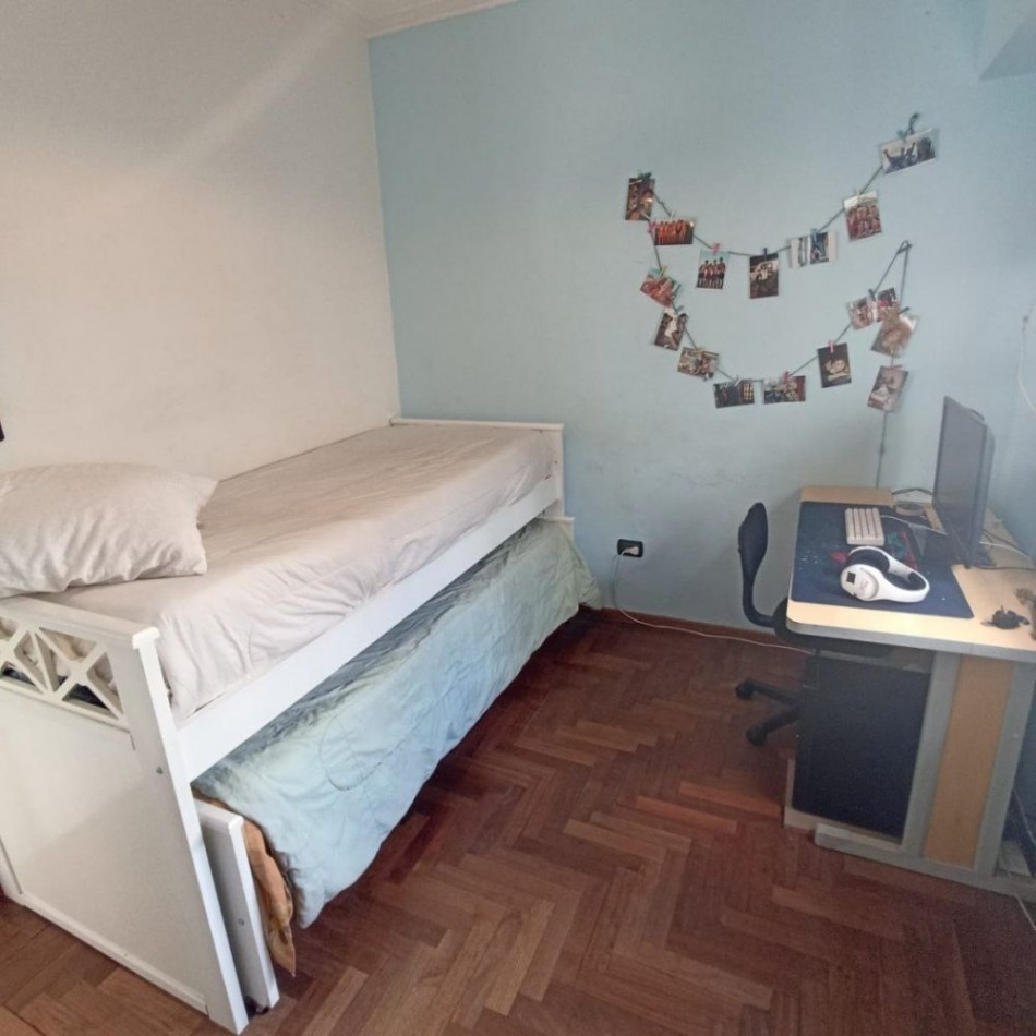 Chalet tres ambientes con garage. Reciclada. Colinas de Peralta Ramos