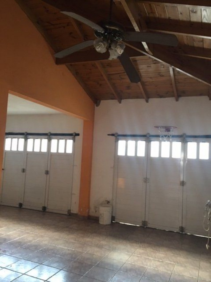 Chalet tres ambientes con garage. Reciclada. Colinas de Peralta Ramos
