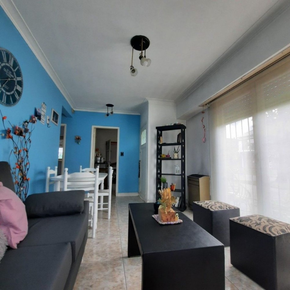 Chalet tres ambientes con garage. Reciclada. Colinas de Peralta Ramos