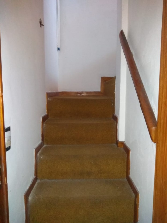 Chalet cuatro ambientes con garage y parque. Colina de Peralta Ramos