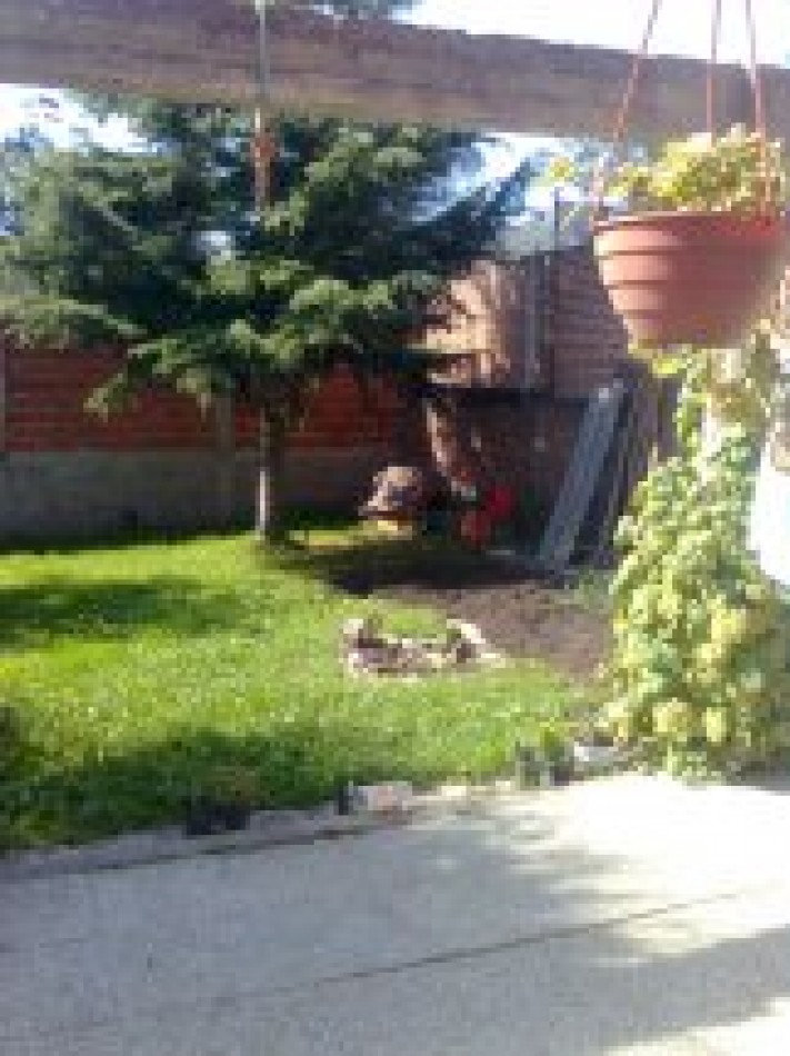 Chalet cuatro ambientes con garage y parque. Colina de Peralta Ramos