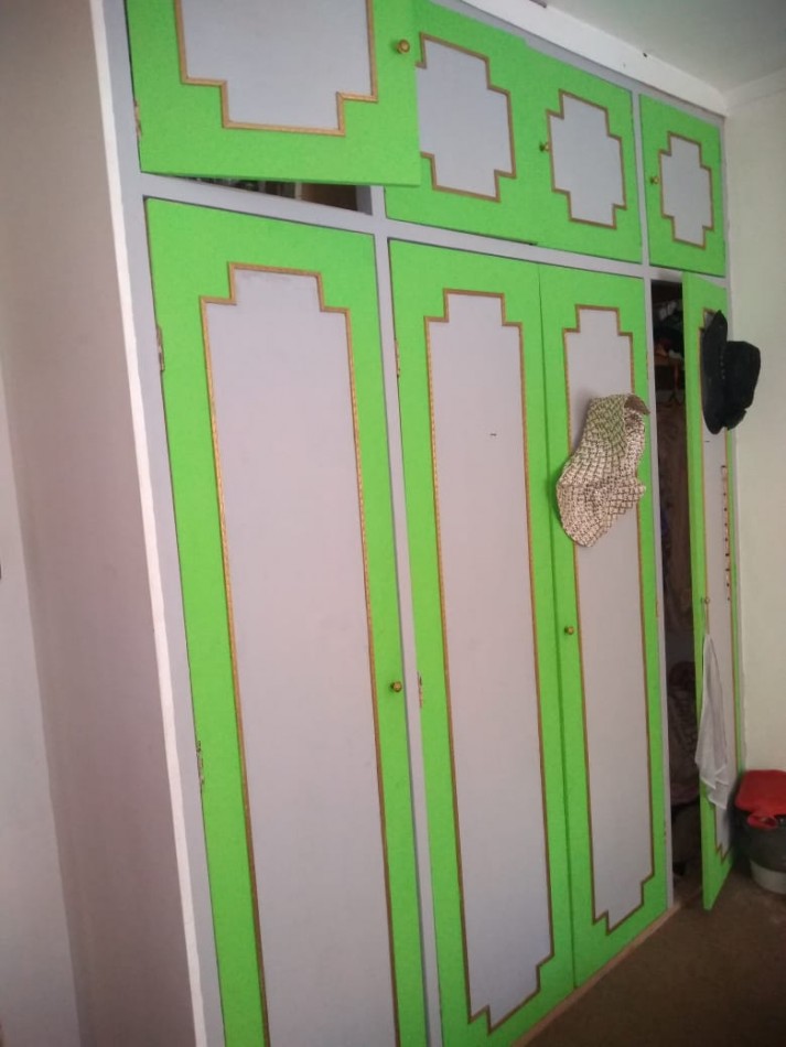 Chalet cuatro ambientes con garage y parque. Colina de Peralta Ramos