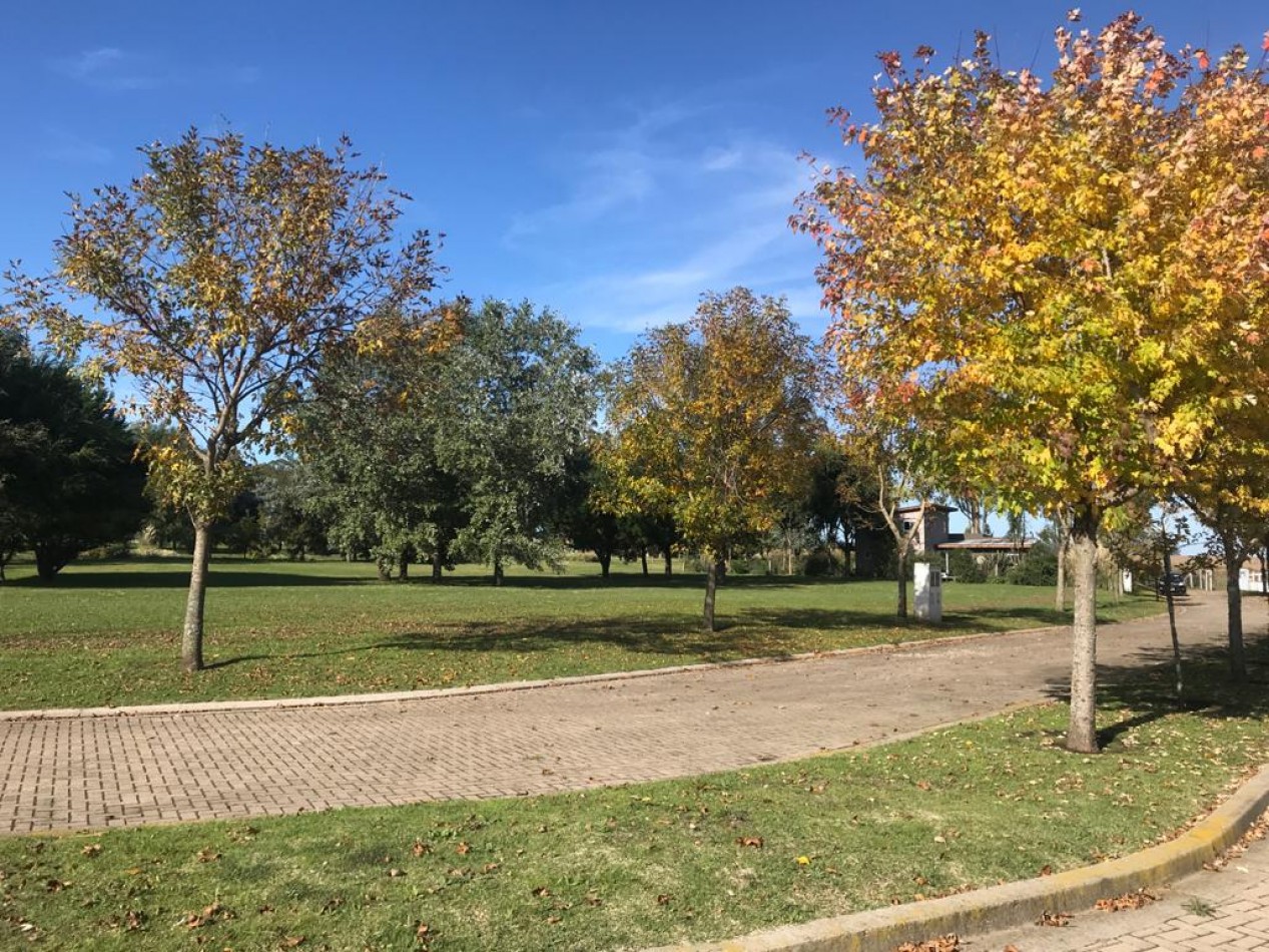 Lote en Country del Golf y Mar Los Acantilados.