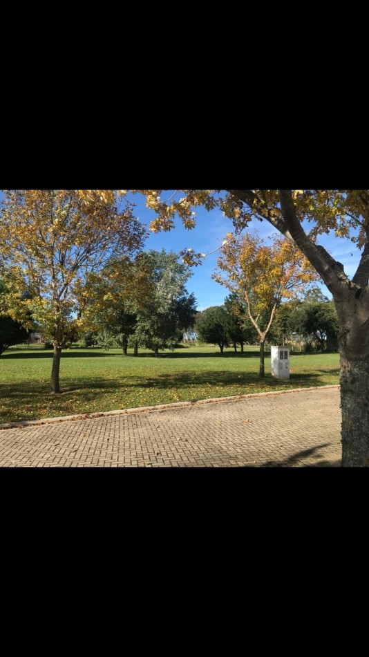 Lote en Country del Golf y Mar Los Acantilados.