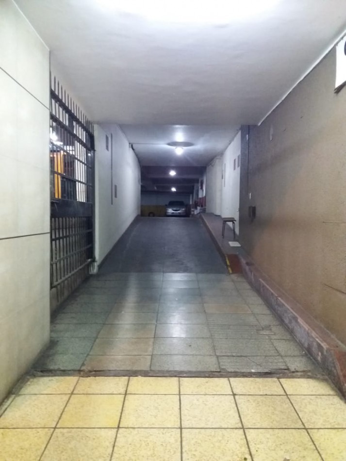 Espacio de cochera en edificio Meir. Zona Aldrey