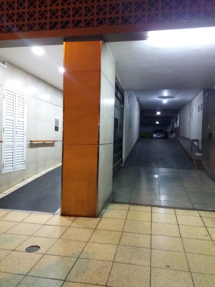 Espacio de cochera en edificio Meir. Zona Aldrey