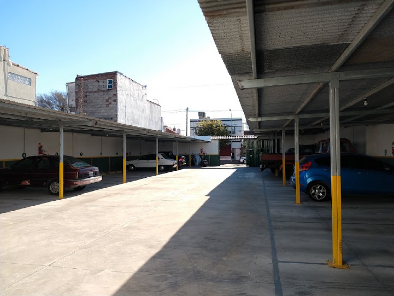 emprendimiento de cocheras, para autos, camionetas de gran porte y motos. Zona terminal