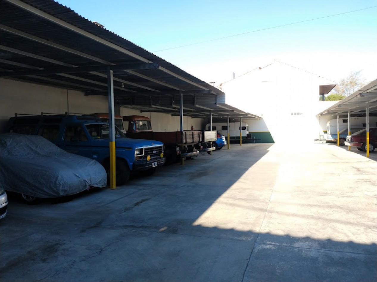 emprendimiento de cocheras, para autos, camionetas de gran porte y motos. Zona terminal
