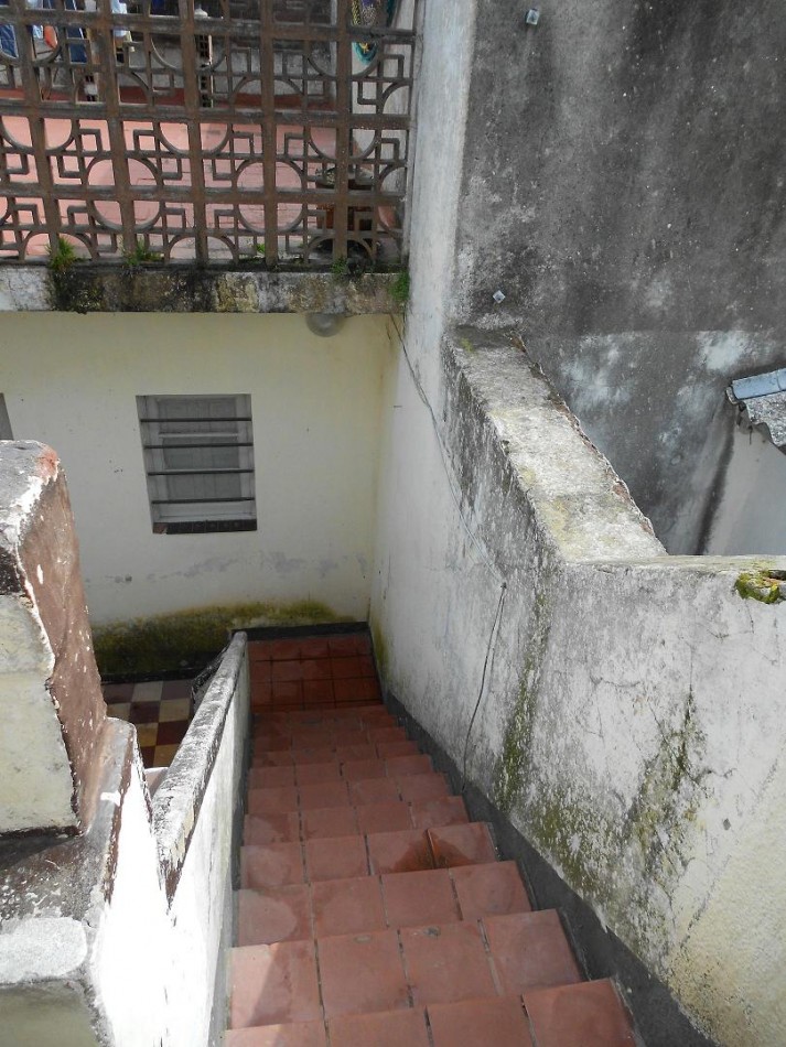 Propiedad ideal para Hostel/geriatrico, desarrollada en dos plantas. Zona LaPerla
