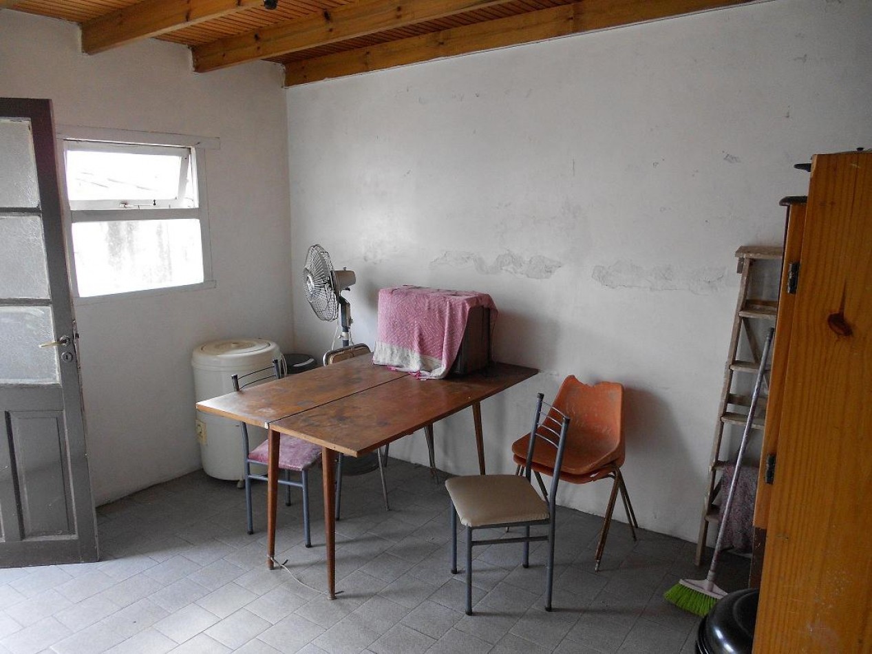 Propiedad ideal para Hostel/geriatrico, desarrollada en dos plantas. Zona LaPerla