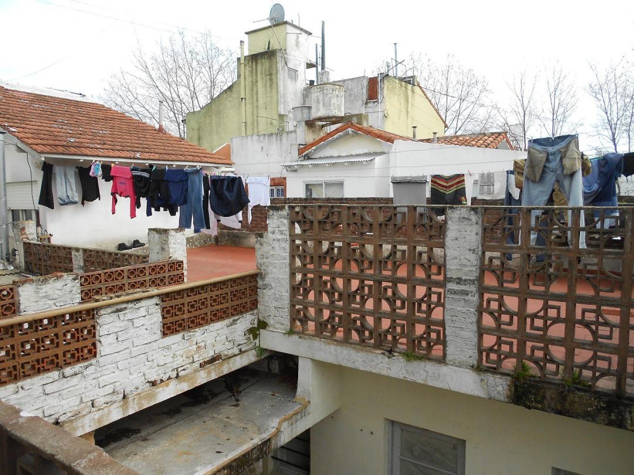 Propiedad ideal para Hostel/geriatrico, desarrollada en dos plantas. Zona LaPerla