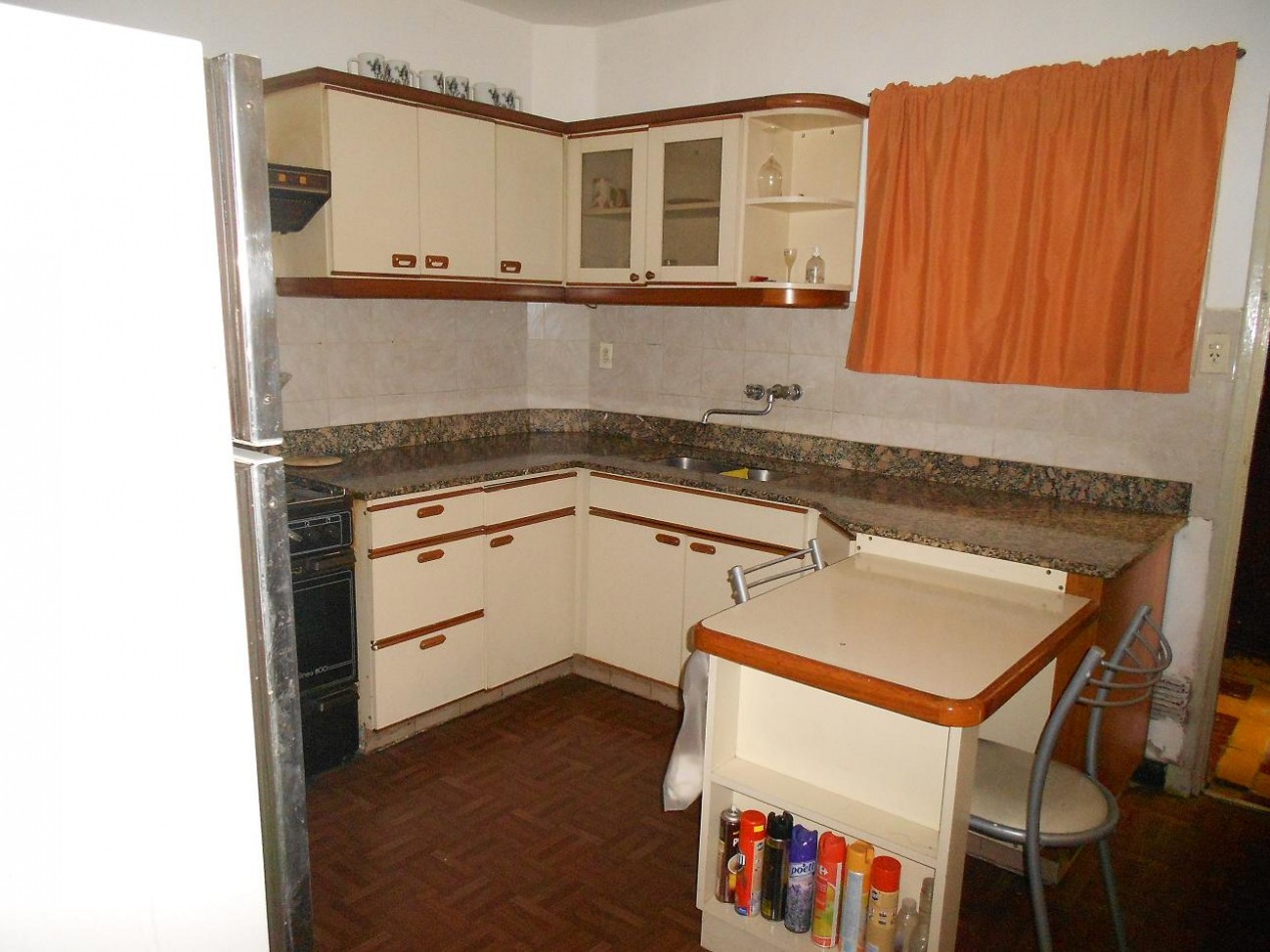 Propiedad ideal para Hostel/geriatrico, desarrollada en dos plantas. Zona LaPerla