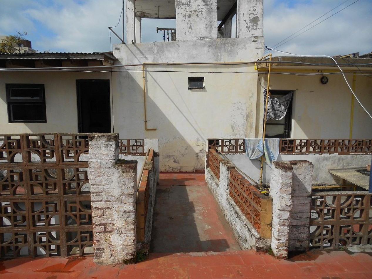 Propiedad ideal para Hostel/geriatrico, desarrollada en dos plantas. Zona LaPerla