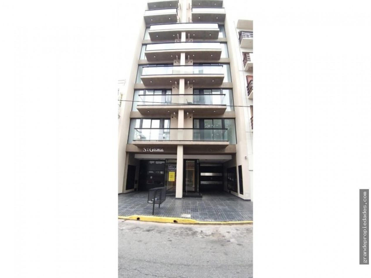 Semipiso tres ambientes a Estrenar con balcon saliente a la calle con cochera  y quincho. Zona Aldrey