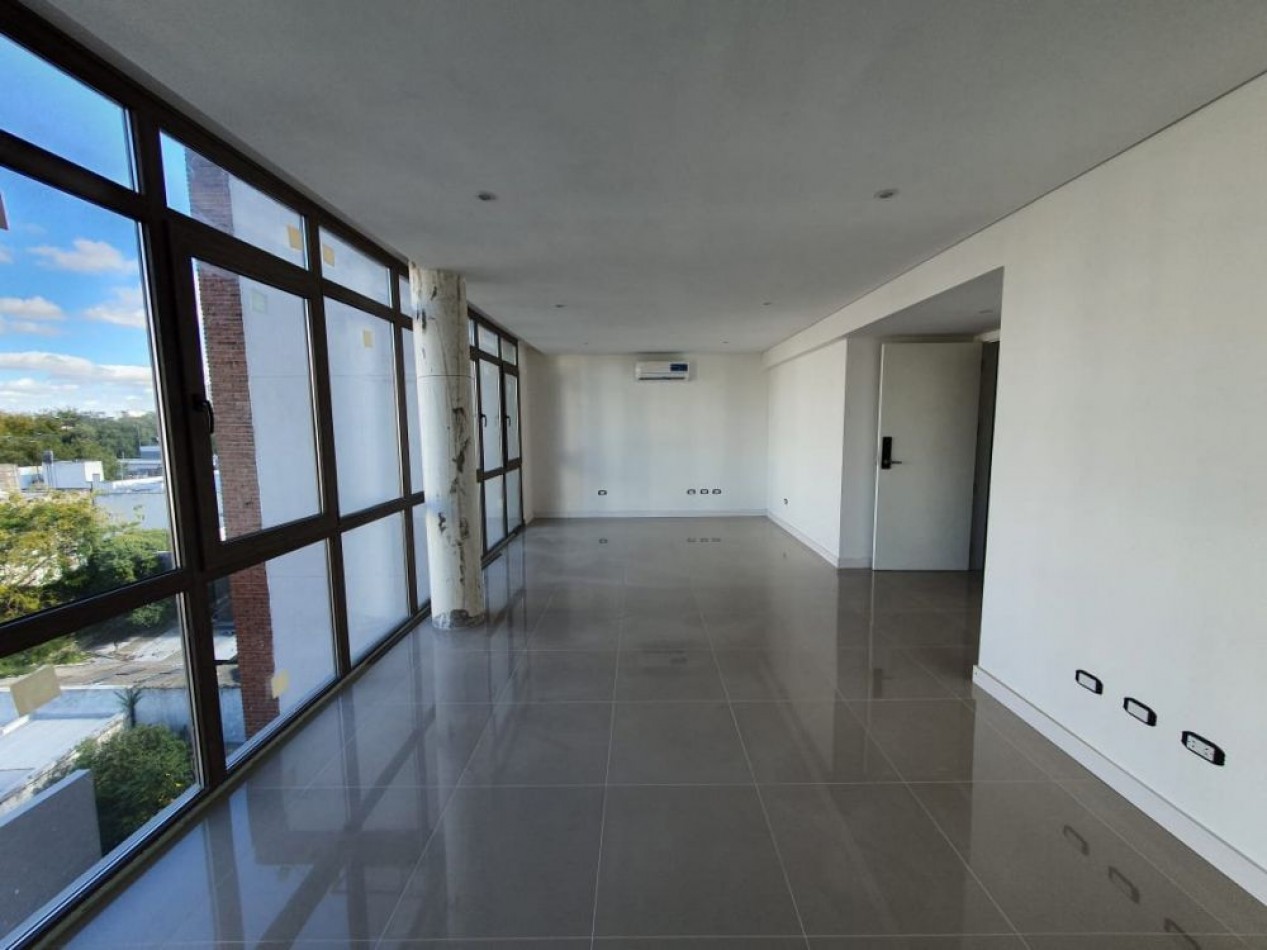 Oficina en edificio. Edif. Ofice Park. Chauvin