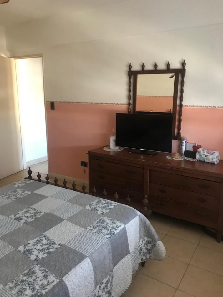 DEPARTAMENTO TRES AMBIENTES EXTERNO CON ESPACIO PARA AUTO. ZONA: VILLA PRIMERA