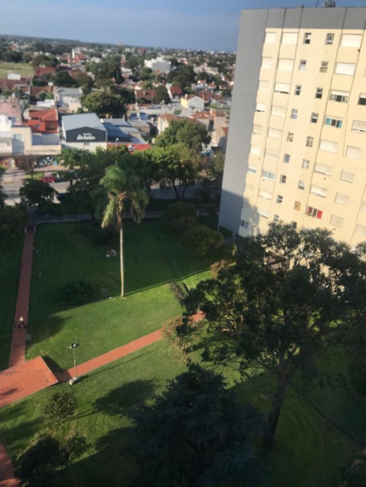 DEPARTAMENTO TRES AMBIENTES EXTERNO CON ESPACIO PARA AUTO. ZONA: VILLA PRIMERA