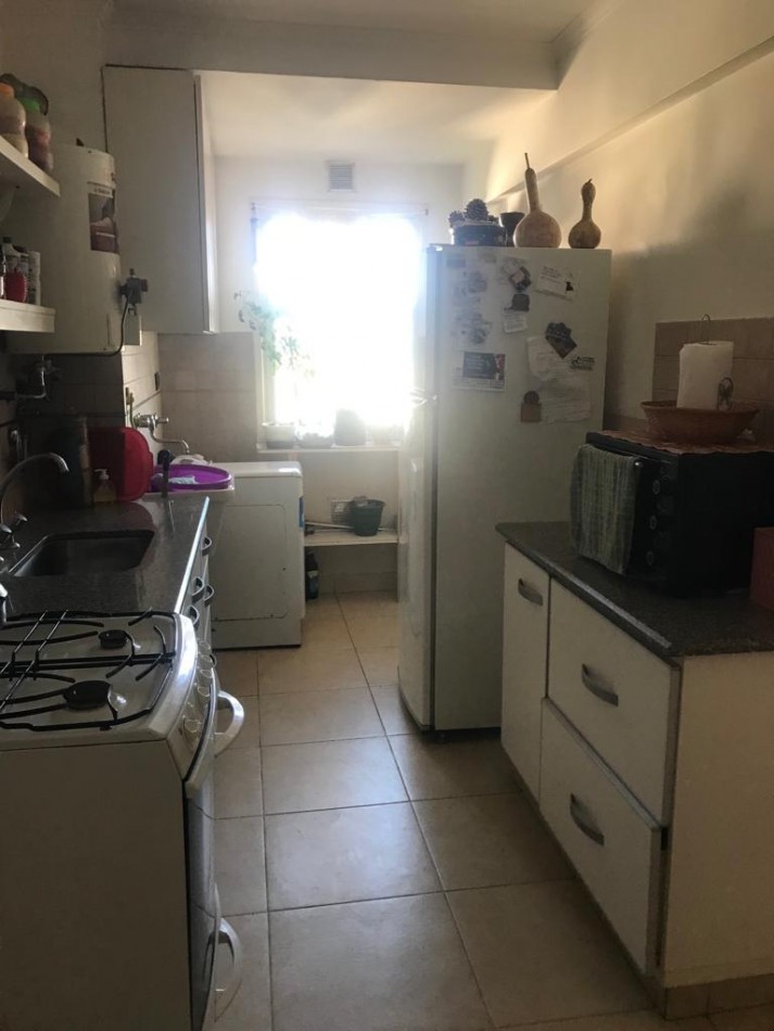 DEPARTAMENTO TRES AMBIENTES EXTERNO CON ESPACIO PARA AUTO. ZONA: VILLA PRIMERA