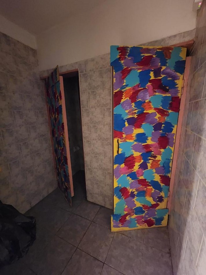 Local comercial, desarrollado en subsuelo, apto varios rubros. Zona Centro