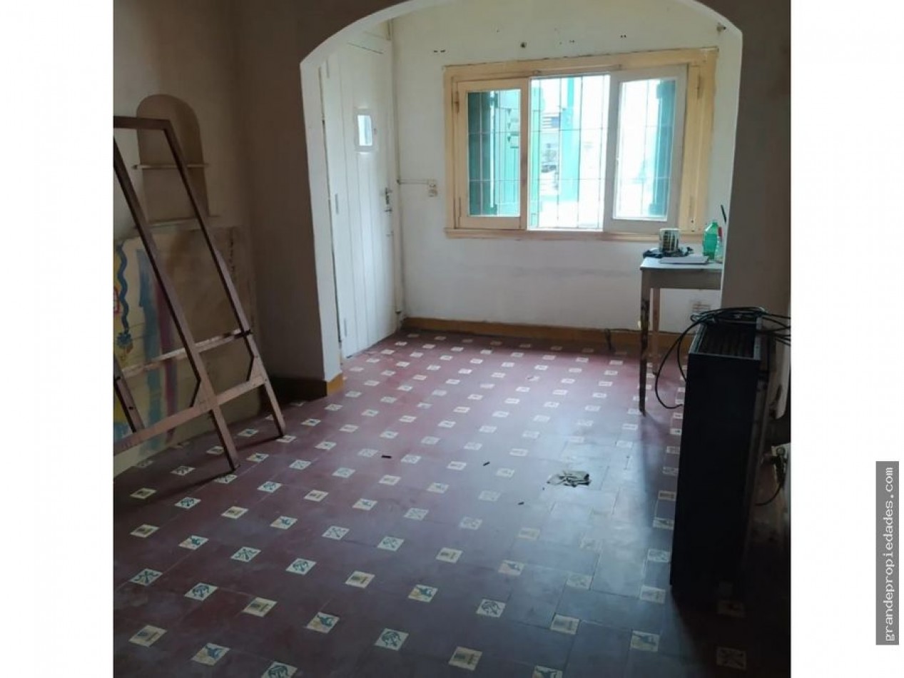 CHALET TRES AMBIENTES CON DEPEMDENCIA A RECICLAR. ZONA ALDREY
