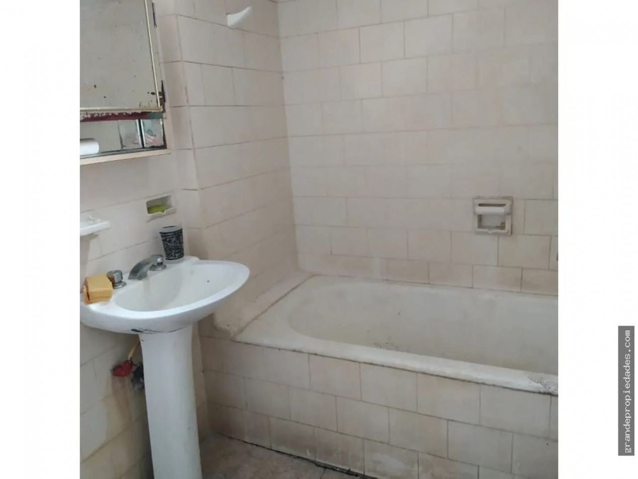 CHALET TRES AMBIENTES CON DEPEMDENCIA A RECICLAR. ZONA ALDREY