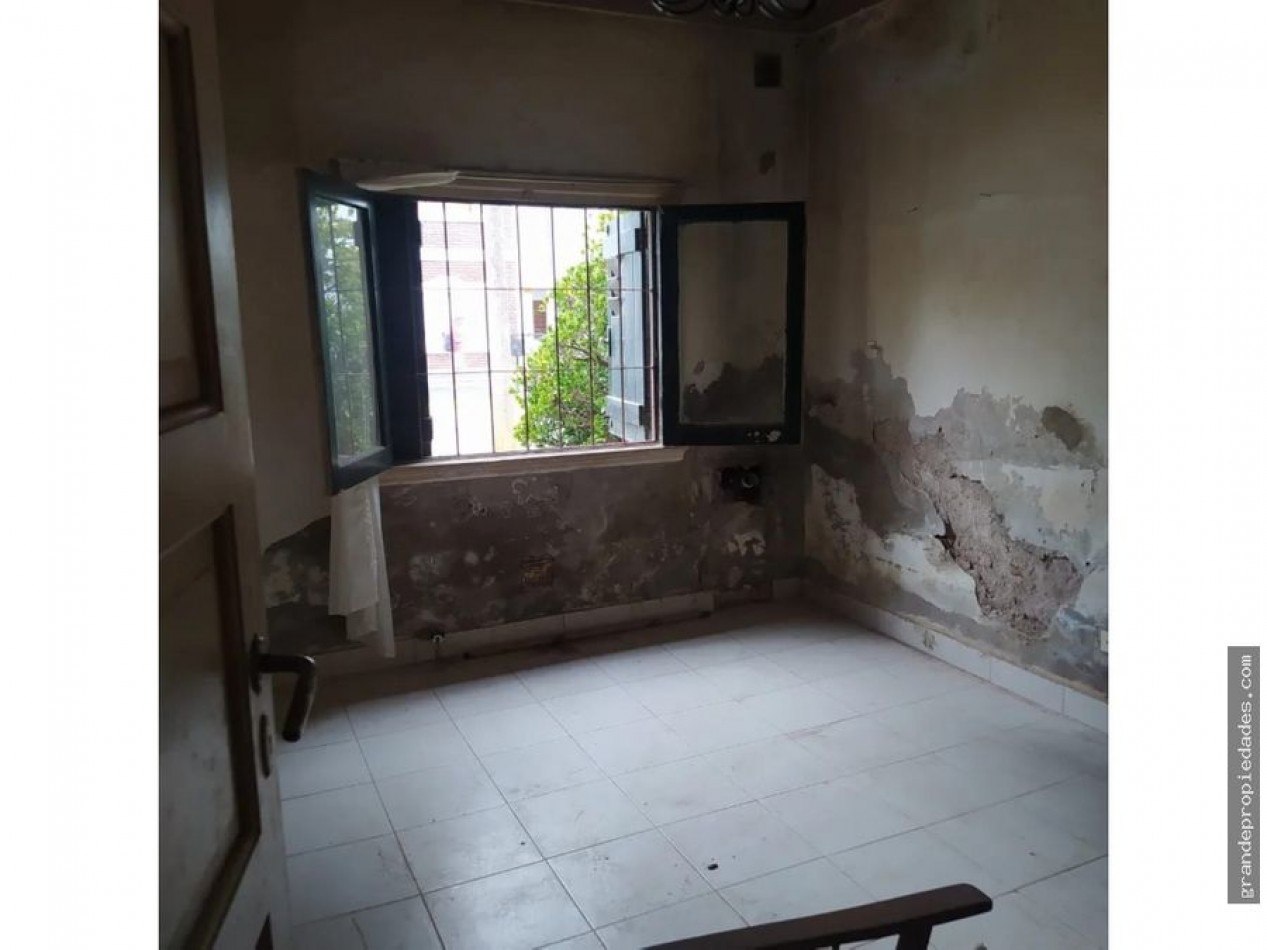 CHALET TRES AMBIENTES CON DEPEMDENCIA A RECICLAR. ZONA ALDREY