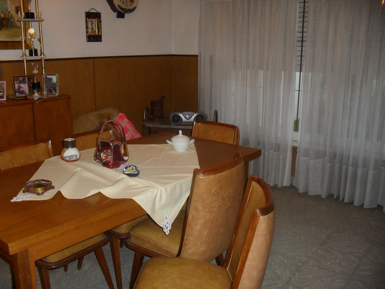 CHALET CUATRO AMBIENTES EN LOTE PROPIO CON GARAGE, DESARROLLADO EN PLANTA BAJA.LAS AVENIDAS