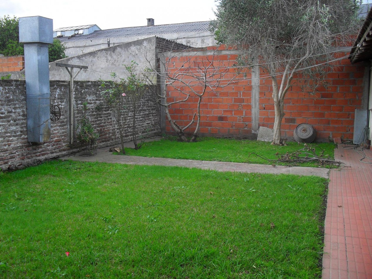 CHALET CUATRO AMBIENTES EN LOTE PROPIO CON GARAGE, DESARROLLADO EN PLANTA BAJA.LAS AVENIDAS