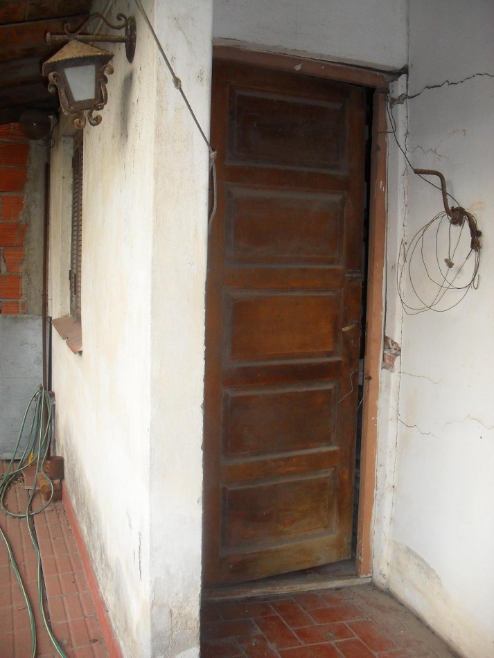 CHALET CUATRO AMBIENTES EN LOTE PROPIO CON GARAGE, DESARROLLADO EN PLANTA BAJA.LAS AVENIDAS