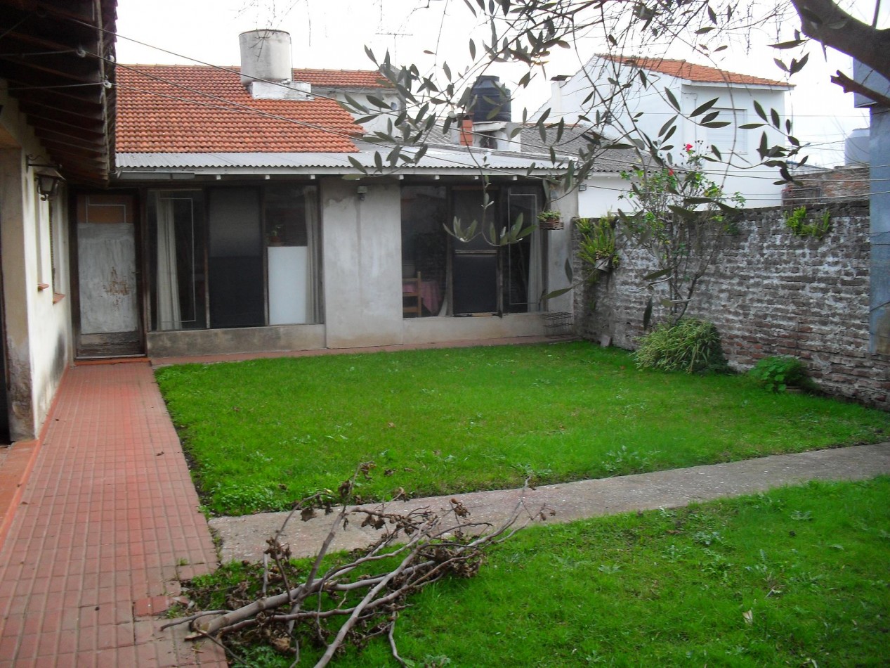 CHALET CUATRO AMBIENTES EN LOTE PROPIO CON GARAGE, DESARROLLADO EN PLANTA BAJA.LAS AVENIDAS